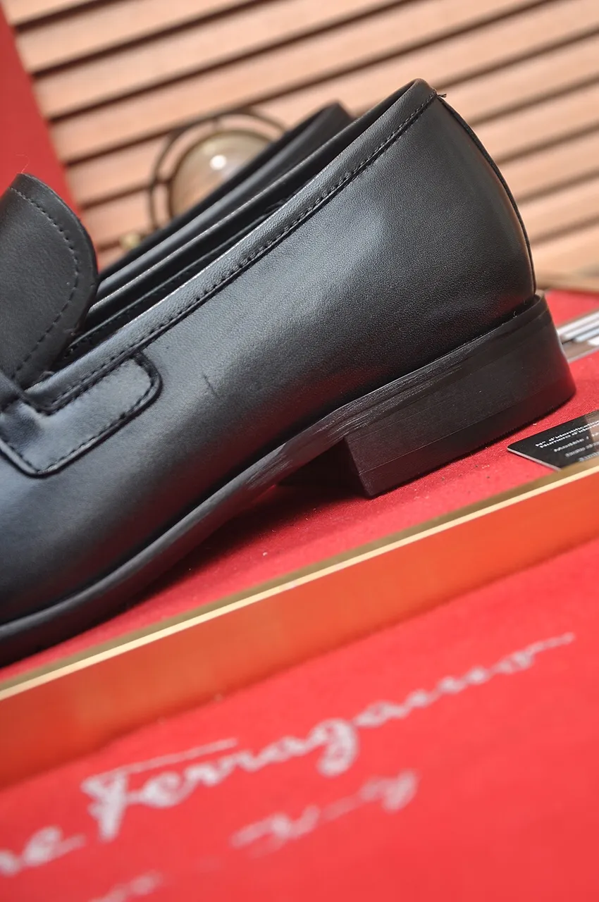 Men's shoes 💰520💶【Ferragamo/Ferragamo】The latest model in the counter. Original imported high-quality cowhide with open sides + imported 🐂 water-dyed cowhide lining + original luxury metal buckle + original combination outsole. No pressure for comparison. 38--45 (45 is custom-made and cannot be returned or exchanged)
